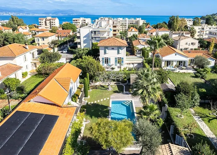 Petit Cap D'antibes 앙티브